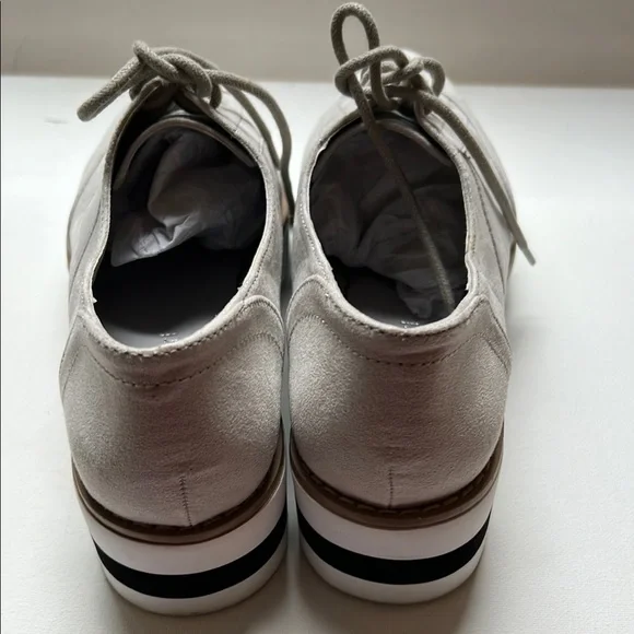 Madden Girl Gray Sneakers with Platform Sole Beige color Size 8.5 - Picture 6 of 11